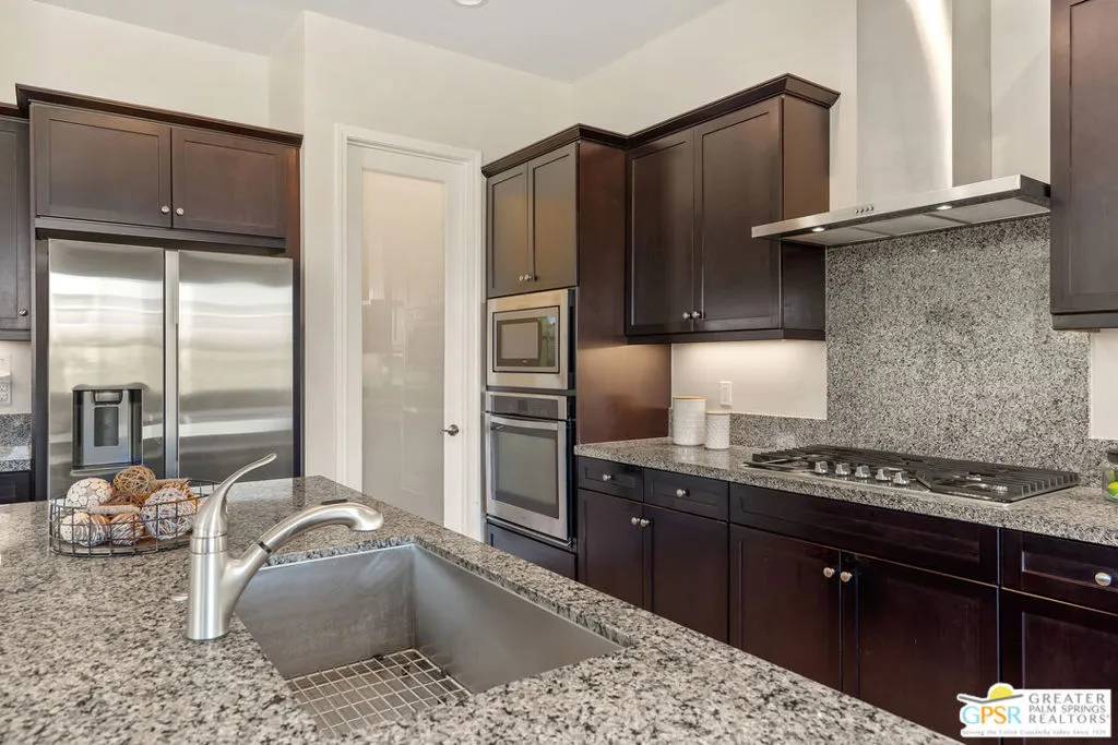 67344 Lakota Court, Cathedral City, California 92234 home-pic-12